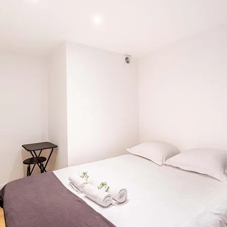 - Equipped Souplex - Mezzanine Bedrooms 1m20 Height - From 1 To 6 Guests - Departure Up To 11am - Entrance From 4 Pm - M9 - 5 - 3 - 2 - 8