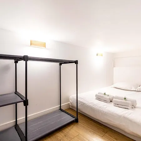 - Equipped Souplex - Mezzanine Bedrooms 1m20 Height - From 1 To 6 Guests - Departure Up To 11am - Entrance From 4 Pm - M9 - 5 - 3 - 2 - 8 Appartamento