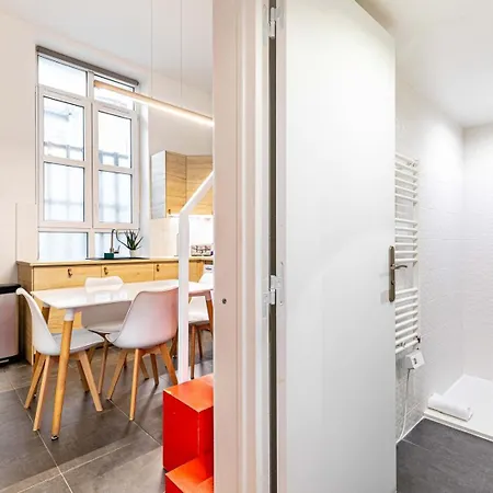 Appartamento - Equipped Souplex - Mezzanine Bedrooms 1m20 Height - From 1 To 6 Guests - Departure Up To 11am - Entrance From 4 Pm - M9 - 5 - 3 - 2 - 8 Parigi